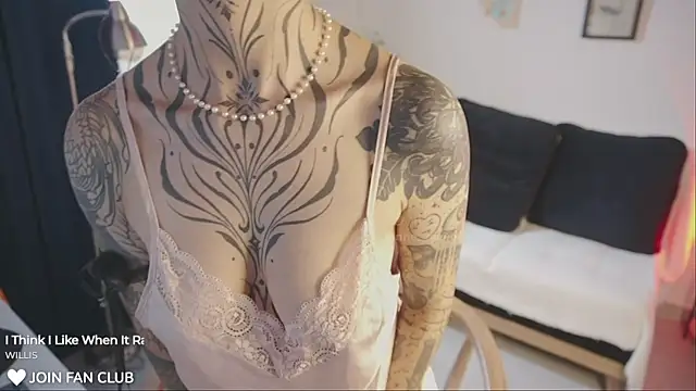 janne maybe online show from 11/26/25, 03:02