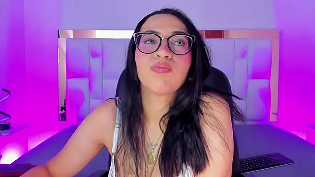 Snapshot of Camille_Juicy chatting on 09/18/25, 12:40 Camille Juicy online show from 09/18/25, 12:40