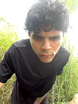 Snapshot of Axel-Mejia chatting on 10/15/25, 07:58 Axel-Mejia online show from 10/15/25, 07:58