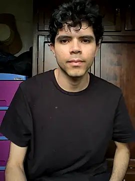 Snapshot of Axel-Mejia chatting on 10/26/25, 09:42 Axel-Mejia online show from 10/26/25, 09:42