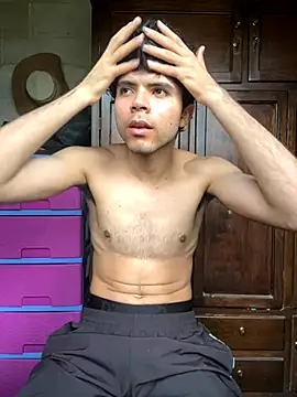 Snapshot of Axel-Mejia chatting on 10/31/25, 07:04 Axel-Mejia online show from 10/31/25, 07:04