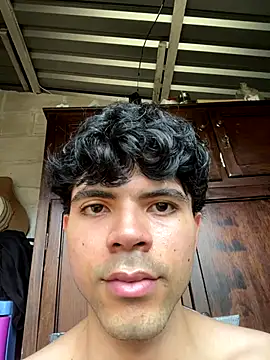 Snapshot of Axel-Mejia chatting on 12/13/25, 07:53 Axel-Mejia online show from 12/13/25, 07:53