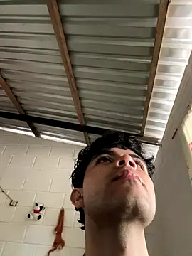 Snapshot of Axel-Mejia chatting on 12/18/25, 07:09 Axel-Mejia online show from 12/18/25, 07:09