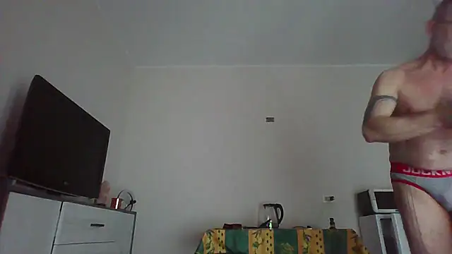 Snapshot of Lynceus chatting on 05/06/26, 10:42 Lynceus online show from 05/06/26, 10:42