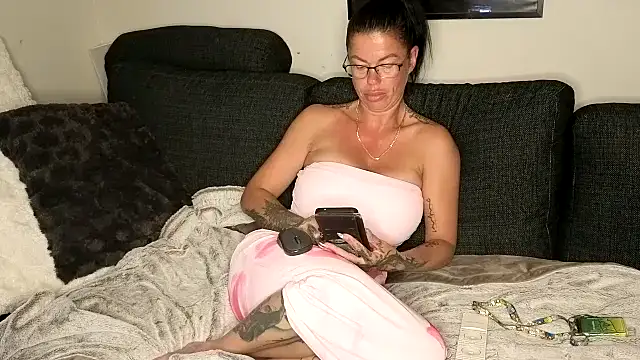 sexygilf82 online show from 06/08/26, 07:36
