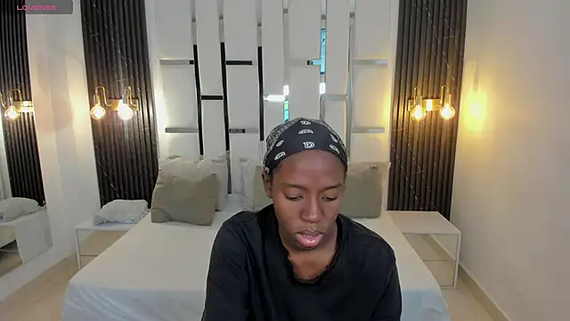  emma willliams  online show from 11/25/25, 01:33