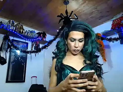 Snapshot of sashastarfire chatting on 10/29/25, 02:58 sashastarfire online show from 10/29/25, 02:58