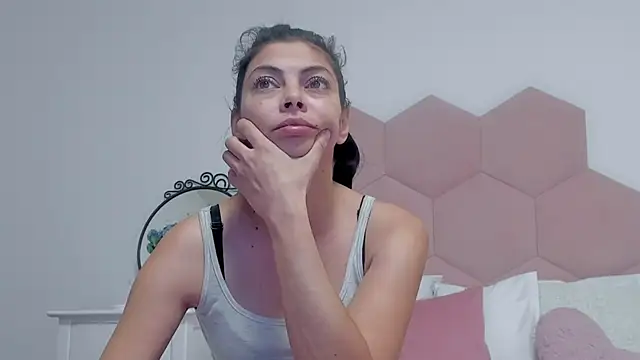 Snapshot of LadyLiia chatting on 01/13/25, 05:01 LadyLiia online show from 01/13/25, 05:01