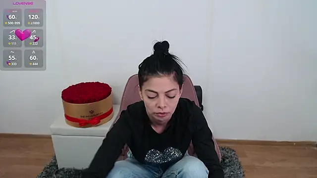 LadyLiia online show from 05/01/26, 03:55