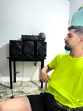 giannis090 online show from 10/22/25, 07:35