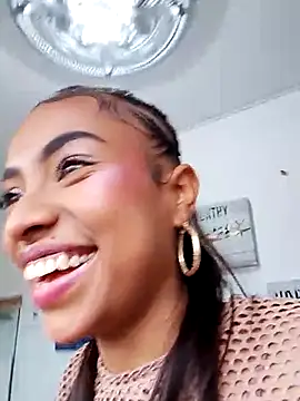 Snapshot of keeyla_stone chatting on 10/11/25, 08:51 keeyla stone online show from 10/11/25, 08:51