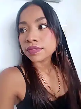 Snapshot of keeyla_stone chatting on 11/27/25, 09:28 keeyla stone online show from 11/27/25, 09:28