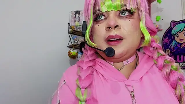 Snapshot of Lucycosplay777 chatting on 04/19/26, 01:16 Lucycosplay777 online show from 04/19/26, 01:16