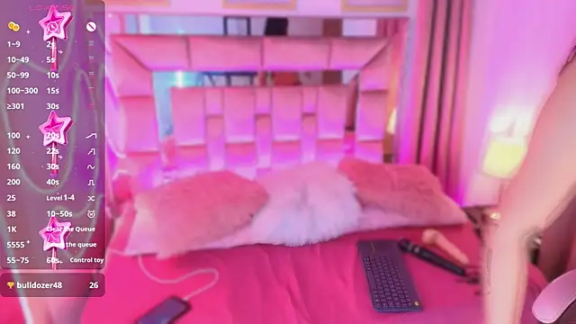 Snapshot of Sophie_stars chatting on 11/17/25, 06:08 Sophie stars online show from 11/17/25, 06:08