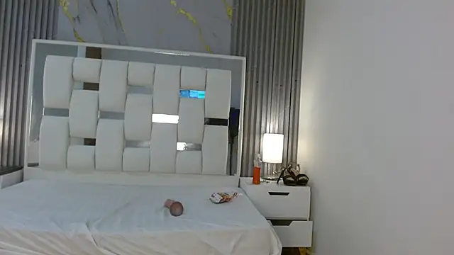 VanessaHard as online show from 09/19/25, 07:25