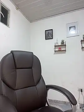 Snapshot of Nicky-222 chatting on 03/05/26, 02:40 Nicky-222 online show from 03/05/26, 02:40