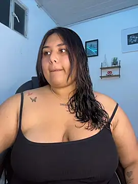 Snapshot of Nicky-222 chatting on 03/10/26, 02:05 Nicky-222 online show from 03/10/26, 02:05