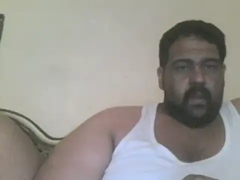 Snapshot of elpoop7305 chatting on 04/17/26, 10:07 elpoop7305 online show from 04/17/26, 10:07