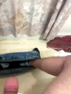 Snapshot of KingRonni chatting on 10/12/25, 08:41 KingRonni online show from 10/12/25, 08:41