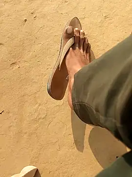 INTERNATIONAL0001 online show from 11/09/25, 04:00