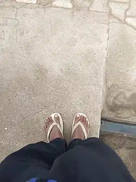 INTERNATIONAL0001 online show from 12/15/25, 03:22