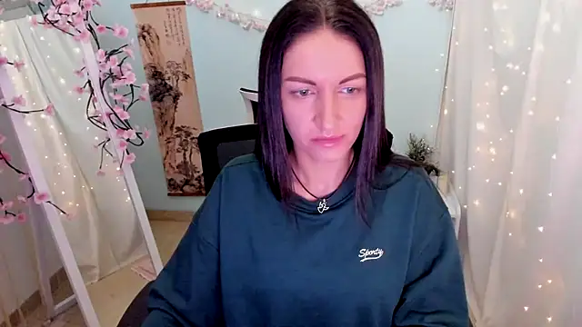 Snapshot of Aurora_Loveu chatting on 04/13/26, 11:54 Aurora Loveu online show from 04/13/26, 11:54