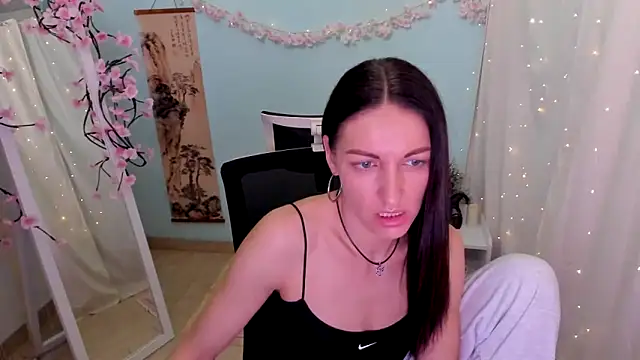 Snapshot of Aurora_Loveu chatting on 04/15/26, 07:58 Aurora Loveu online show from 04/15/26, 07:58