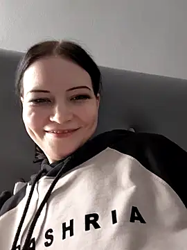 DragonFoxie online show from 10/15/25, 10:10