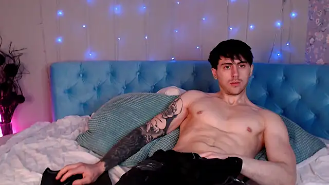 Snapshot of Oscar_Miller_ chatting on 03/15/26, 09:32 Oscar Miller online show from 03/15/26, 09:32