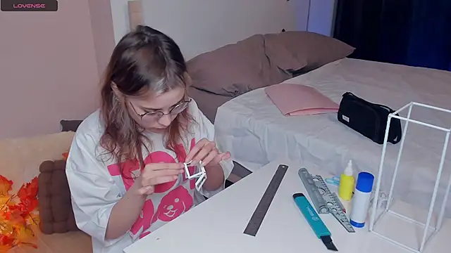 VedaSchulz online show from 11/26/25, 07:04