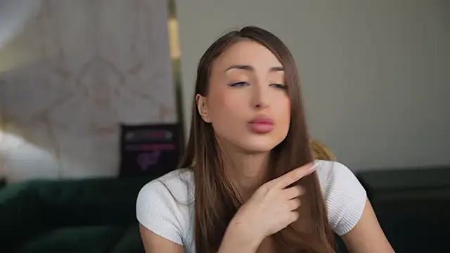 Snapshot of Luna_secretgirl chatting on 03/06/26, 09:28 Luna secretgirl online show from 03/06/26, 09:28