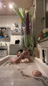 Snapshot of Kingpowerlittel chatting on 12/04/25, 04:48 Kingpowerlittel online show from 12/04/25, 04:48