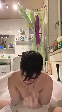 Snapshot of Kingpowerlittel chatting on 12/05/25, 04:03 Kingpowerlittel online show from 12/05/25, 04:03