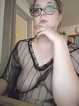Snapshot of LioEst@xh chatting on 06/25/26, 07:07 LioEstxh online show from 06/25/26, 07:07