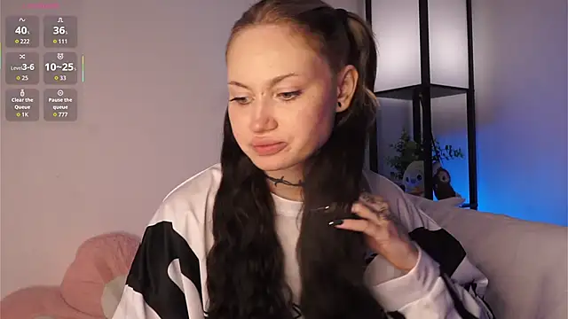 Alice 1n Wonderland  online show from 09/19/25, 02:51