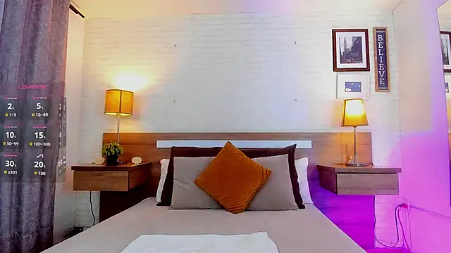 JenniferAuriston online show from 10/25/25, 10:59