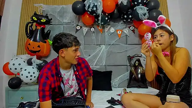 ChanellandMax online show from 10/31/25, 02:29