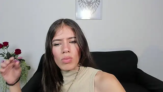 fressittalove01 online show from 04/15/26, 12:34