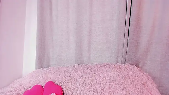 Snapshot of ameliiaa_smith chatting on 11/28/25, 08:44 ameliiaa smith online show from 11/28/25, 08:44