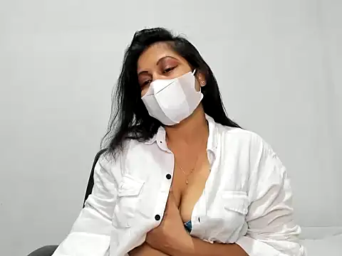 Crazy Cat1995 online show from 10/28/25, 05:26