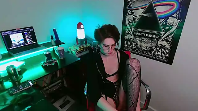 Snapshot of polaris_industries chatting on 09/30/25, 11:43 polaris industries online show from 09/30/25, 11:43