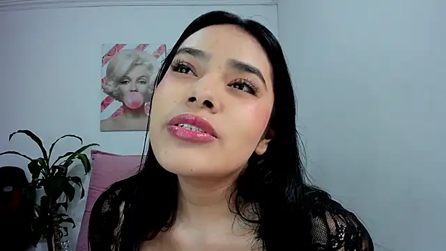 valeria millers online show from 12/19/25, 02:24