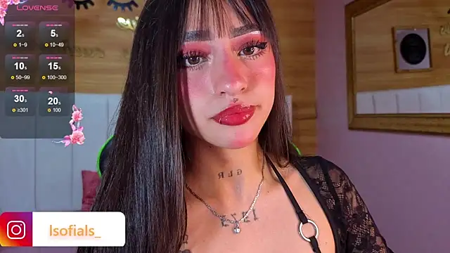 Abril Velvet a  online show from 02/04/26, 12:55
