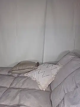 Melody1600 online show from 12/17/25, 08:37