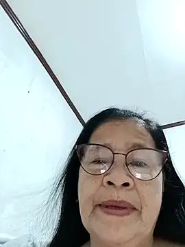 Snapshot of Sweet-Lita50 chatting on 04/15/26, 11:27 Sweet-Lita50 online show from 04/15/26, 11:27