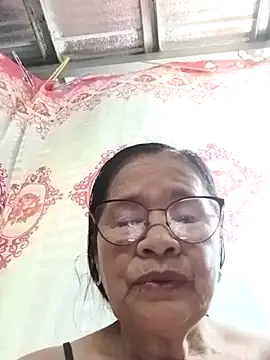 Snapshot of Sweet-Lita50 chatting on 04/17/26, 05:32 Sweet-Lita50 online show from 04/17/26, 05:32