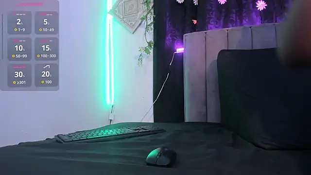 Snapshot of AkiraStone_ chatting on 09/11/25, 01:11 AkiraStone online show from 09/11/25, 01:11