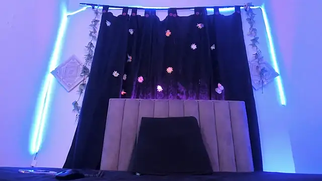 Snapshot of AkiraStone_ chatting on 09/25/25, 12:42 AkiraStone online show from 09/25/25, 12:42