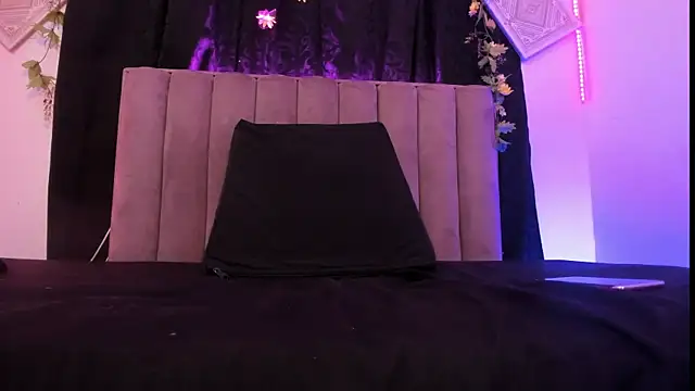 Snapshot of AkiraStone_ chatting on 10/06/25, 07:22 AkiraStone online show from 10/06/25, 07:22