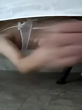 Snapshot of Sweet-Femboy chatting on 11/15/25, 05:27 Sweet-Femboy online show from 11/15/25, 05:27